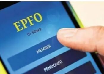 EPF को कम मत आंकिए! दिख रहा है सिर्फ 8.25% ब्याज, लेकिन मिलता है 12% तक रिटर्न! जानें कैसे