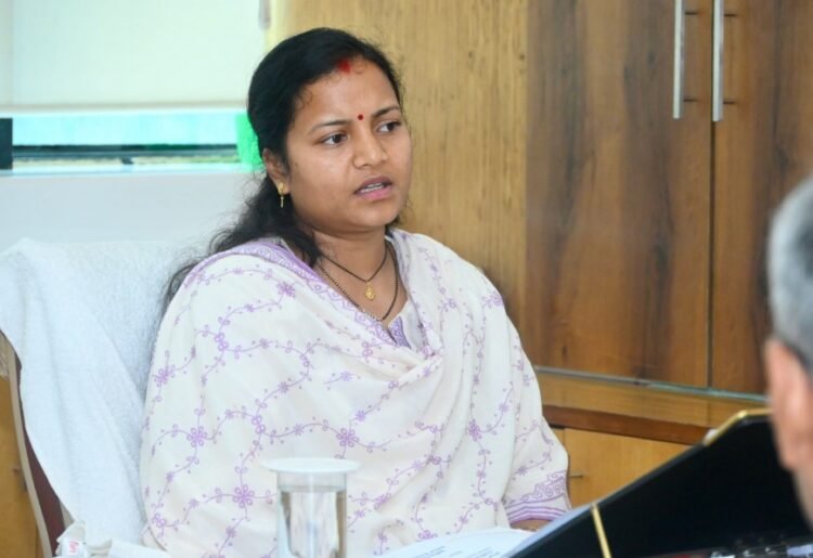 महिला एवं बाल विकास विभाग की योजनाओं का गोंडी एवं हल्बी भाषा में होगा व्यापक प्रचार-प्रसार