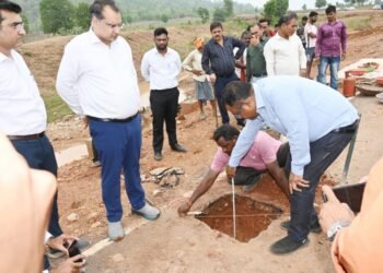 निर्माण कार्यों में मॉनीटरिंग और गुणवत्ता सुनिश्चित कराने में लापरवाही पर सहायक अभियंता और उप अभियंता को तत्काल निलंबित करने के निर्देश