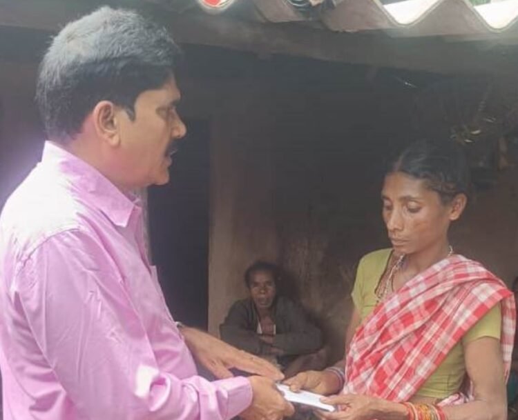 आपदा में पति को खोने वाली चैती का सहारा बना प्रशासन