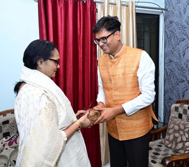 सेवा और सुशासन के 12 वर्ष: वित्त मंत्री श्री ओपी चौधरी ने विशेष जनसंपर्क अभियान के तहत प्रबुद्धजनों से किया आत्मीय संवाद