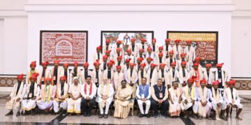 राष्ट्रपति भवन के विशेष अतिथि बने बस्तर के मांझी-चालकी : बस्तर पंडुम-2026 के विजेताओं और जनजातीय प्रतिनिधियों का हुआ विशेष सम्मान