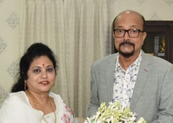 राज्यपाल श्री डेका से महिला आयोग की अध्यक्ष ने भेंट की