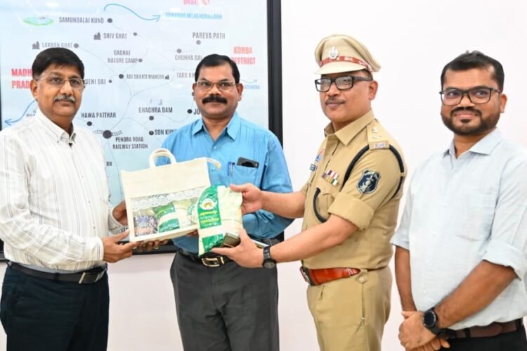 महिला स्व-सहायता समूहों के ‘विष्णु भोग’ चावल की खुशबू पहुंची पुलिस मुख्यालय तक