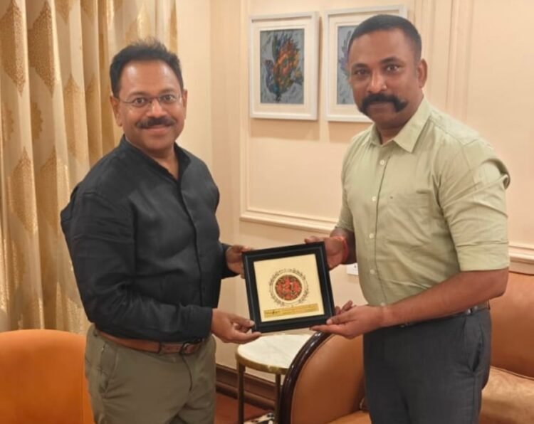 भारत सरकार के पर्यटन मंत्रालय के अतिरिक्त सचिव एवं महानिदेशक श्री सुमन बिल्ला का रायपुर एयरपोर्ट पर हुआ आत्मीय स्वागत