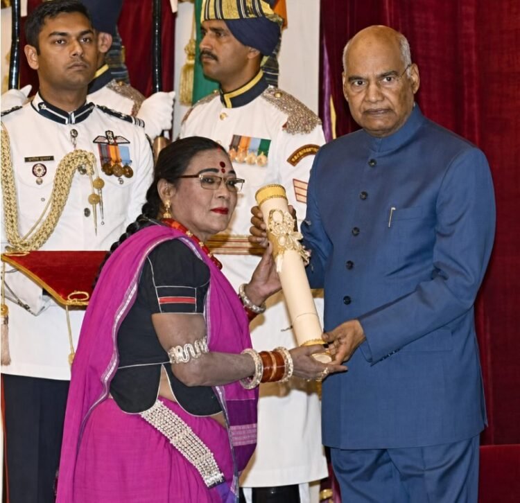 पद्म विभूषण तीजन बाई को भावभीनी श्रद्धांजलि: छत्तीसगढ़ की लोकसंस्कृति की अमर आवाज़ हुई शांत