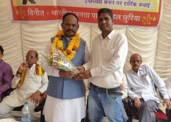 छत्तीसगढ़ शासन अनुसूचित जनजाति आयोग के नवनियुक्त उपाध्यक्ष एम.डी. ठाकुर का छुरिया क्षेत्र प्रथम आगमन पर हुआ भव्य स्वागत