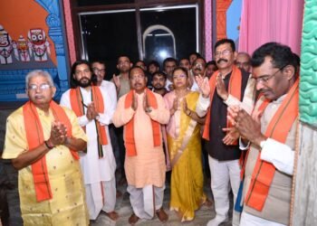 मौसी माता मंदिर में भगवान श्री जगन्नाथ के दिव्य दर्शन एवं रात्रि आरती में उमड़ा आस्था का सैलाब; जनप्रतिनिधियों, संतों एवं प्रशासनिक अधिकारियों ने लिया महाप्रभु का आशीर्वाद