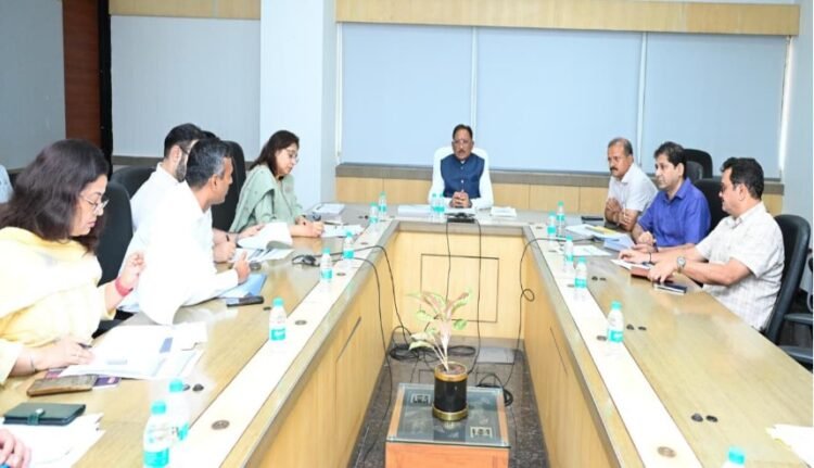 शासन की जनकल्याणकारी योजनाओं का करें समयबद्ध क्रियान्वयन , प्रत्येक पात्र व्यक्ति को मिले शासन की योजनाओं का लाभ : मुख्यमंत्री श्री विष्णुदेव साय