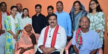 तीन बहनों ने एक साथ पास की नीट परीक्षा, उप मुख्यमंत्री श्री विजय शर्मा ने घर पहुंचकर दी बधाई