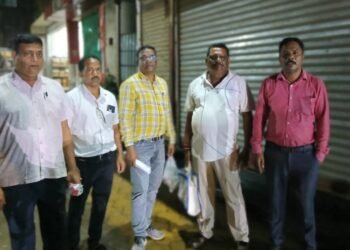 निर्धारित दर से अधिक कीमत पर यूरिया बेचने पर