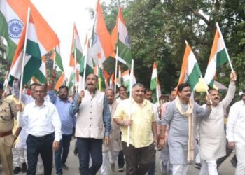 शान से लहराया तिरंगा, देशभक्ति के रंग में रंगा शहर अम्बिकापुर