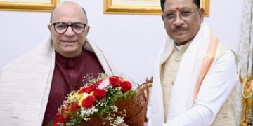 मुख्यमंत्री श्री विष्णुदेव साय से निर्माता-निर्देशक डॉ. चंद्रप्रकाश द्विवेदी ने की सौजन्य मुलाकात