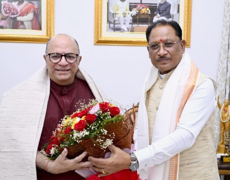मुख्यमंत्री श्री विष्णुदेव साय से निर्माता-निर्देशक डॉ. चंद्रप्रकाश द्विवेदी ने की सौजन्य मुलाकात