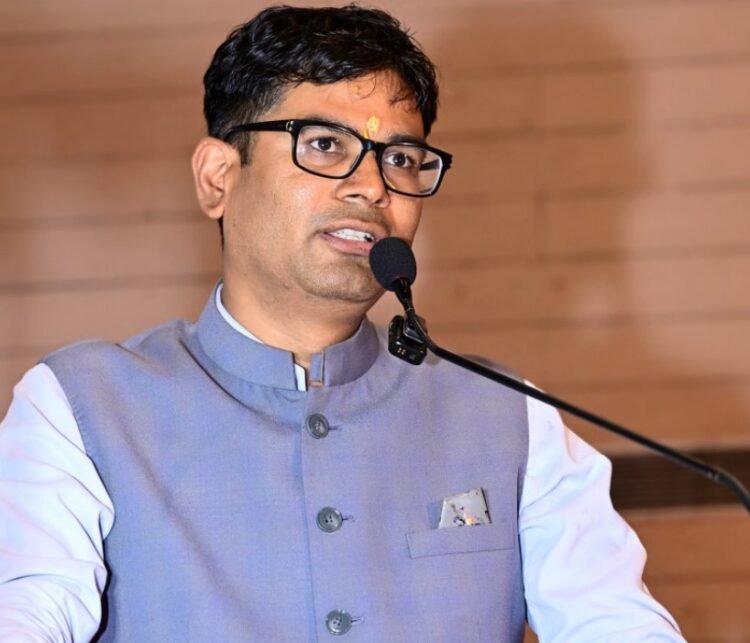 भगवान सहस्रबाहु की प्रतिमा का अनावरण, सामाजिक एकता और नई पीढ़ी के उत्थान का दिया संदेश
