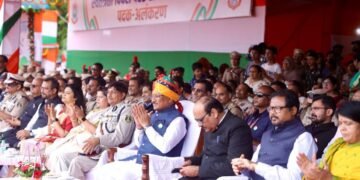 स्वतंत्रता दिवस समारोह: शालेय विद्यार्थियों की सांस्कृतिक प्रस्तुतियों ने बांधा समां