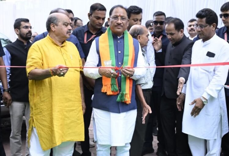 देश की आजादी में छत्तीसगढ़ के वीर नायकों का योगदान नई पीढ़ी तक पहुंचाना हमारा दायित्व : मुख्यमंत्री श्री विष्णु देव साय