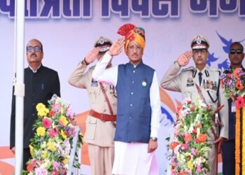 स्वतंत्रता दिवस समारोह: मुख्यमंत्री श्री साय ने पुलिस परेड ग्राउंड पर किया ध्वजारोहण, परेड की ली सलामी
