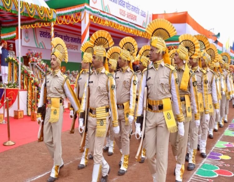घुड़सवारों के साहस, महिला बैग पाईपर बैंड की लय और श्वान दल के रोमांचक प्रदर्शन से सजा स्वतंत्रता दिवस समारोह