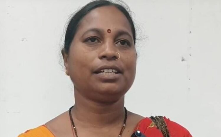बिहान से जुड़ीं गायत्री, हुनर को बनाया रोजगार का जरिया; अब हर माह 9 हजार रुपए तक की कमाई