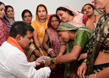 बिहान की दीदियों ने उपमुख्यमंत्री श्री विजय शर्मा को राखी बांधकर दी बधाई, साझा किए गुजरात भ्रमण के अनुभव