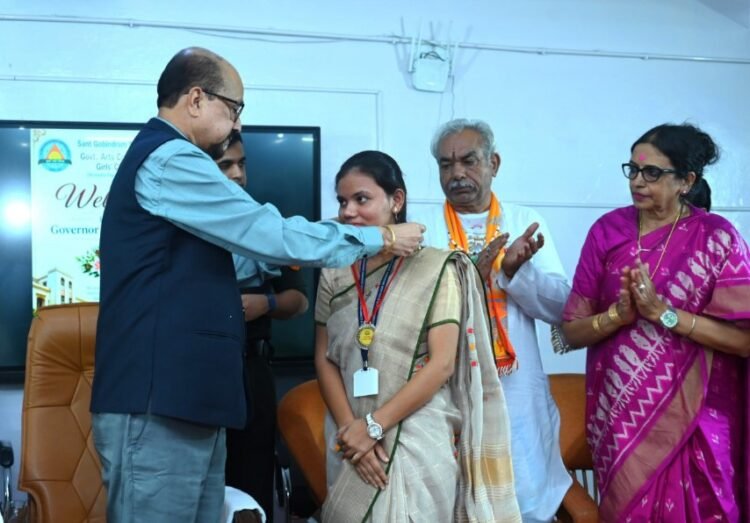 वर्तमान पर फोकस करें, निरंतर सीखते रहें और समाज के लिए योगदान दें-श्री डेका