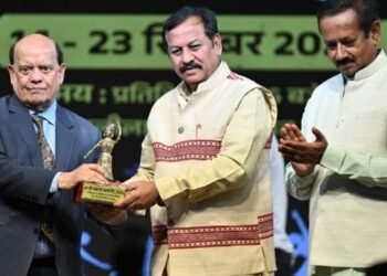 छठे दिन चक्रधर समारोह में सांसद श्री विजय बघेल ने किया दीप प्रज्वलन