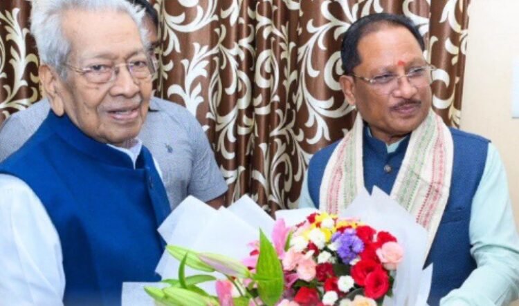मुख्यमंत्री श्री विष्णु देव साय ने छत्तीसगढ़ के पूर्व राज्यपाल श्री विश्वभूषण हरिचंदन से की सौजन्य भेंट
