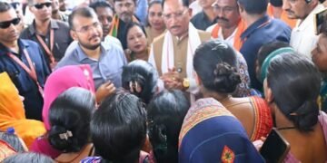 बाढ़ प्रभावित परिवारों के साथ पूरी संवेदनशीलता से खड़ी है सरकार : मुख्यमंत्री श्री विष्णु देव साय