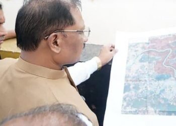 बस्तर के बाढ़ प्रभावित क्षेत्रों में पहुंचे मुख्यमंत्री श्री विष्णु देव साय, प्रभावित परिवारों से मिलकर जाना हाल