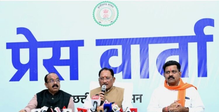 मुख्यमंत्री श्री विष्णु देव साय और उप मुख्यमंत्री श्री अरुण साव ने कैबिनेट की बैठक में लिए गए निर्णयों की जानकारी दी