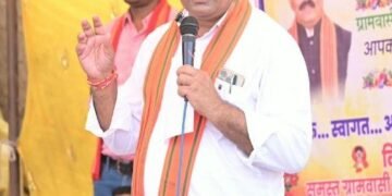 उपमुख्यमंत्री श्री विजय शर्मा ने ग्राम लोहझरी में ग्रामीणों के बीच बैठकर किया सीधा संवाद’