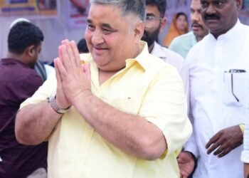 सेवा का मान, स्वच्छताकर्मियों का सम्मान: पर्यटन एवं संस्कृति मंत्री श्री राजेश अग्रवाल ने उपहार और प्रशस्ति पत्र देकर जताया आभार