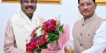 मुख्यमंत्री श्री विष्णु देव साय से सांसद श्री धर्मेंद्र प्रधान ने की शिष्टाचार भेंट