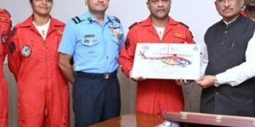 मुख्यमंत्री श्री विष्णु देव साय से भारतीय वायु सेना की सारंग हेलीकॉप्टर डिस्प्ले टीम ने की सौजन्य मुलाकात