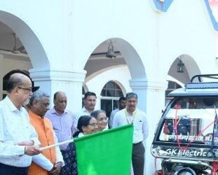 राज्यपाल श्री डेका द्वारा बाल कल्याण परिषद को ई रिक्शा प्रदत्त